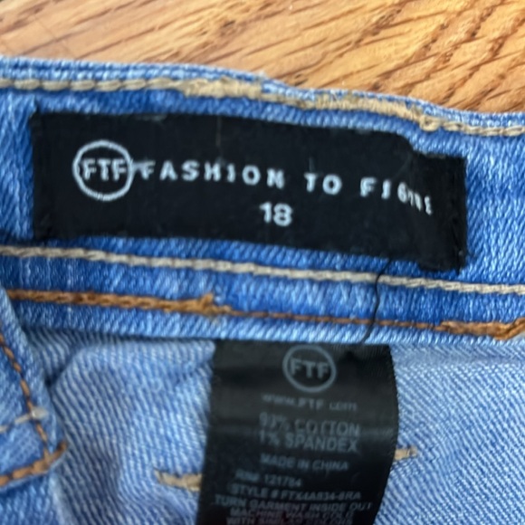 Fashion to Figure Jean denim shorts Sz 18 - Picture 5 of 6